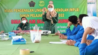 Siswa SMA Sultan Agung 3 Semarang Diajari Dosen FTP USM Bikin Telur Asin Berempah