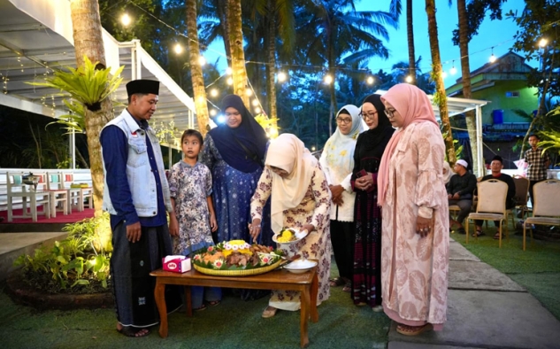 Bupati Kebumen Berharap Cafe Ngisor Klopo Berikan Dampak Positif Ekonomi Desa Munggu 